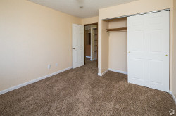 1 Bedroom Closet